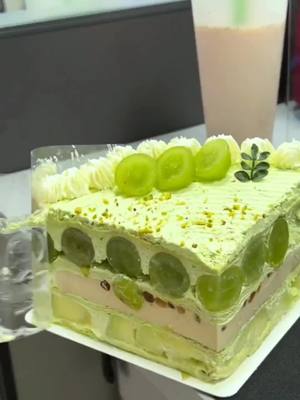 A post by @sharefood_ on TikTok caption: Who like the cake 🍰 #fyp #foryou #food #foodtiktok #cake #Foodie #delicious #fruit 