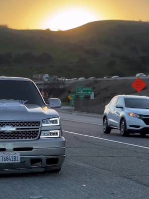 A post by @elcuri87_ on TikTok caption: #trocas #trokiando #suleomob #viral #corridos #mexico #chevy #chevyevsongcontest #clasico #parati #ford #silverado #clasico #chevytrucks #chevrolet #gmc #tacuache #tacuachecuh #fuerzaregida #400ss 