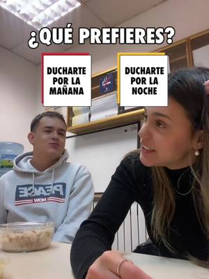 A post by @crisgnzalez on TikTok caption: ¿Y tú que prefieres? #oficina  