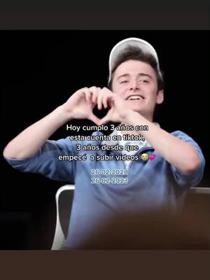 A post by @emmalvsnoah on TikTok caption: llegué a tiktok poquitito antes de la p4ndemia, siendo fan de los polinesios y ahora soy schnapple 💕 #noahschnapp #nlmqh #schnapple #leahlvsnoah 