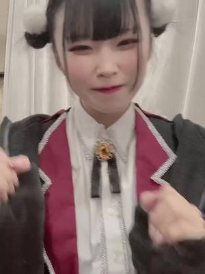 A post by @komugi.comcom on TikTok caption: なんなんこの髪型