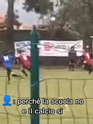 A post by @gigbomber0 on TikTok caption: meglio il calcio #neiperte #calcio #calcioitaliano #neiperte 