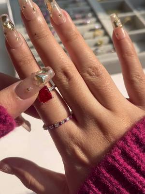 A post by @lessisnow.london on TikTok caption: Just can’t say no to red and pink🥷🏻 #rings #ilikepink #jewelrybusiness #ringseries #jewelgolds #ringochallenge #ring #jewelrytiktok #lockdownlove 