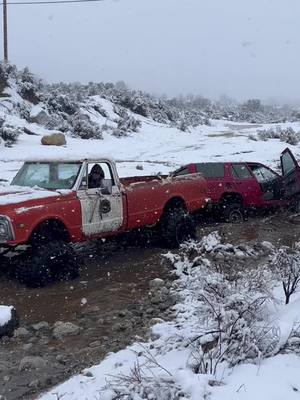 A post by @themudbrother on TikTok caption: #fyp #ftb #fortheboys #foryourpage #GMC #Toyota #4Runner #recovery #rescue      Good times doing some recoveries !!!!