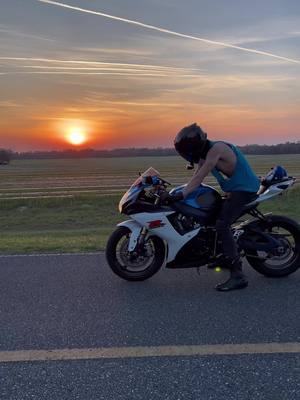 A post by @streetfantom on TikTok caption: Coming in HOT 🔥🔥 #fyp #bikelife #streetfantom 