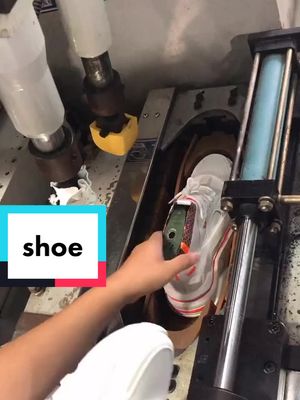 A post by @homljie_us on TikTok caption: production process#slideshow #homeshoes #fy #fyp #slippersflipchallenge #asmr #cloudslipperslides #slippers