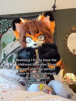 A post by @furember on TikTok caption: #furry #kemonofurry #fursuit #kemonofursuit #kemonofursuiter #altgirl 