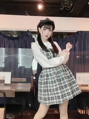 A post by @hiiragimaina on TikTok caption: 春服ほしいなぁ✿ #おすすめにのりたい #アイドル #地雷系女子