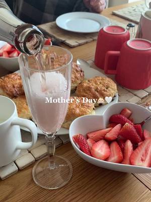 A post by @uhsummercore on TikTok caption: Happy mother’s day !💕💕 #aesthetic #foryou #trending #followers #viral #inspo #pinterest #foryoupage #mothersday 