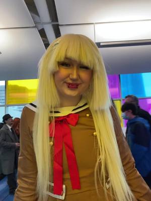 A post by @dogboyakirakurusu on TikTok caption: friday of comicon :33 #torontocomicon #torontocomicon2023 #kokorotsurumaki #kokorotsurumakicosplay #bangdream