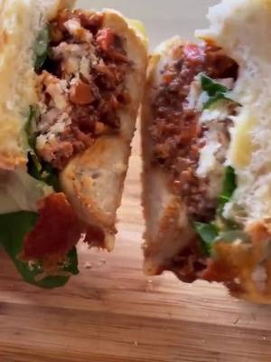 A post by @emeuh55 on TikTok caption: Sandwich bolognaise 🥪  #bolognaise #sandwich #food #pourtoi #fyp #tiktokfood #recettesimple