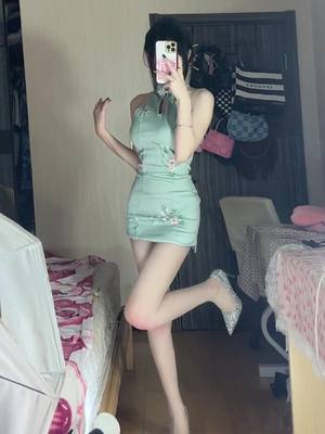 A post by @user3744871015577 on TikTok caption: #Loans #Sexy #Happy #😘 #Longlegs #Money #Beauty #💕 