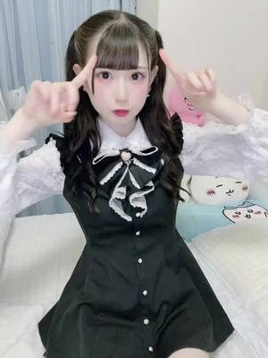 A post by @hiiragimaina on TikTok caption: #デビルじゃないもん #地雷系女子 #地下アイドル