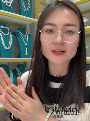 A post by @dh_crystal_factory on TikTok caption: We have a new beginning of the new products,all of them come from the factory,so we can promise that both quality and price is the best,wholesale price get high quality,we live on dhcrystal _design,welcome 🥰🥰🥰#dhcrystal #livestream #pearls #crystals #wholesale #dhcrystal_design 