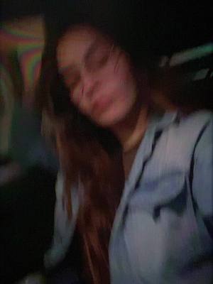 A post by @zoeetruujillo on TikTok caption: En el carro (no es mi carro) 