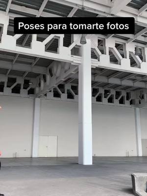 A post by @nestorhurtado on TikTok caption: Poses oara tomarte fotos #foryou #parati #fyp #tips #consejos 