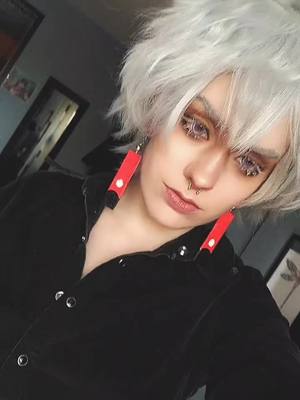 A post by @mariloucosplay on TikTok caption: in honor of Izana being finally animated, i post this old draft XD #tokyorevengers #izanakurokawa #tokyorevengerscosplay #izanakurokawacosplay #fyp #foryou #transition 