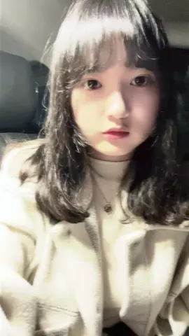 A post by @sammi_329 on TikTok caption: 我好帥