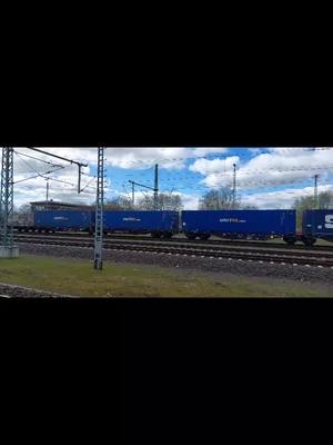 A post by @trainspotterin_peggy1995 on TikTok caption: #trainspotter #trainspotting #trainspotting_tiktok #trainspotter_team #trainspotterhaltenzusammen #trainspotter_gegen_mobbing #Zug #train #eisenbahn #güterzug #güterverkehr #deutschebahn #magdeburg #lassmachen #InstantInkFeelings #GenshinImpact34 #fy #fyp #foryoupage