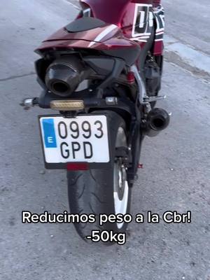 A post by @ddrider22 on TikTok caption: Menos peso mas velocidad. Todo ventajas - dc @Bermejo #pyf #pyfツ #parati #bikes #bikesoftiktok #bikelover #motos #49cc #125cc 