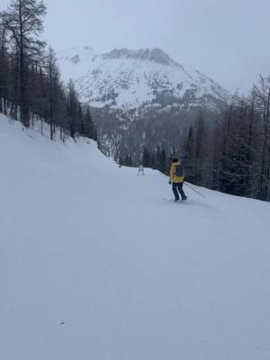 A post by @jenifffff on TikTok caption: #banff #lakelouise #snowboardday #sunshinevillage #figureskating #