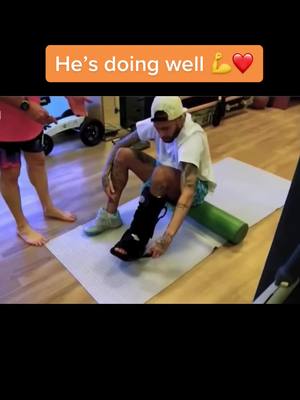 A post by @neympappe on TikTok caption: Ney ney 🙏❤️#neymar #نيمار #نيمار_الساحر_البرازيلي🇧🇷 #psg #باريس_سان_جيرمان #neymarjr #neymarjr10 #neymarjr_10jr 