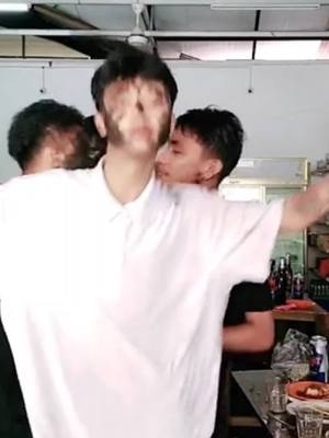 A post by @myatko2668 on TikTok caption: ကချင်လား 😄အပြိုင်😆#duet #သာလီစြပါနန္႔🙏🙏🙏 #rakhine #ရခိုင်သင်္ကြန် 