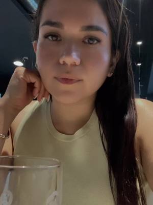 A post by @estefanialopez2410 on TikTok caption: #parari #fypシ #viral #fy #spain #music #fonseca 