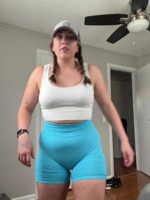 A post by @lillife713 on TikTok caption: gym fit of the day #grwm #gymfit 