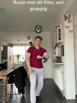 A post by @quinnenaaronspam on TikTok caption: Stiekem een superheld