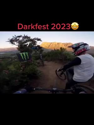 A post by @vttbikee on TikTok caption: #darkfest#vtt#dh#pourtoi c’est juste incroyable 😍🔥