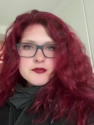 A post by @grisu_seine_frau on TikTok caption: #teamgrisu #🖤k💎team🖤 #swissgirl🇨🇭🦋 #redhairgirl #familiefindetimmerzusammen #familiediemansichaussuchenkann❤🥰 #fürdichda #sis🤍💯🤍 #fypシ #fy