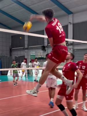 A post by @amvball on TikTok caption: 🔥 #fypシ #volleyball #amvb 