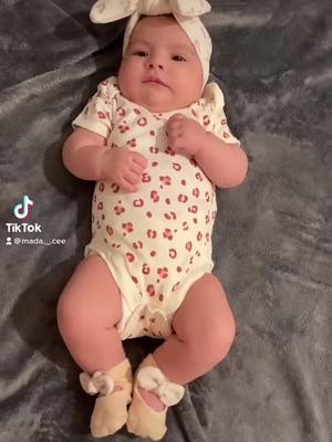 A post by @rayssamada1 on TikTok caption: #fyp#viral#amira te iubesc baba mea frumosa🥰😍😍❤️❤️ 