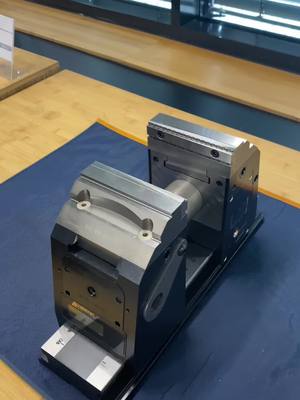 A post by @duplexcnc on TikTok caption: 5-Achs Spanner mit live Spanndruck! NEW Tools #zerspanung #machine #DuplexCNC #bestcnc #cncteam 