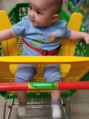 A post by @circocle on TikTok caption: Jayce  me da uma laranja ? #baby  #gerber  #brasil