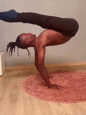 A post by @husseinyoga on TikTok caption: Do you have back problems? Do this using wall.  I promise you it will change your life 🚨 #backpainrelief #backstretch #stretching #medicaltiktok #medicalhumor #trend #flexible #YogaChallenge #gymnastics #yoga #contortionist #YogaFürAnfänger #sharepositivity #YogaAesthetic #YogaWorkouts #handstand #tiktokde #bodyart #relaxingvideos #YogaForBeginners 