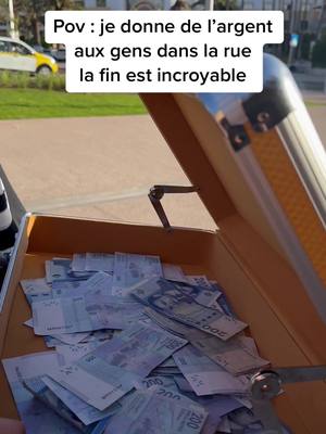 A post by @simon_incroyable on TikTok caption: Pov je donne de l’argent aux gens dans la rue la fin est ouf #argent #cadeau #argentfrance #argenttiktok 