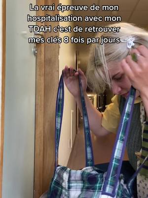 A post by @ehjsuistess on TikTok caption: Mon voisin me juge et OUI j’ai jn sac dans lon sac j’ai trop peur de perdre mes affaires #hopital #tdah #adhd #hospital 