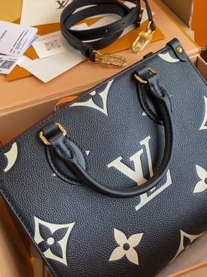 A post by @jmrjy21 on TikTok caption: #luxurybag #fashionbag #gift   