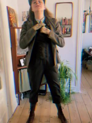 A post by @dittepip on TikTok caption: #vintagestylenotvintagevalues #danmark #vintagefashion #vintagestyle #foryoupage #fyp #foryourpage #peakyblinders 