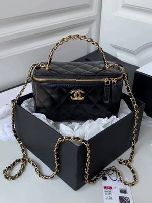 A post by @jmrjy21 on TikTok caption: #luxurybag #fashionbag #tiktokemebuyit   