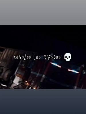 A post by @dani_snchzzz on TikTok caption: #elchisteescaergodo✌️🇲🇽 #sigueme_para_mas_videos_asi #trailerosmexicanos🇲🇽💯😎 #pericos_de_la_57_🚛💨💨💨💊💊💊😎 #purocarrosexi #accidentesdela57💔😔 