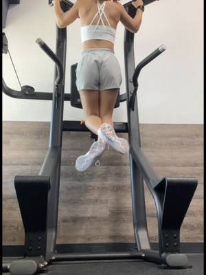 A post by @dominican.diana on TikTok caption: the fact that i went from doing one pull up to now doing 7 is crazyyyyy #fyp #foryou #GymTok #pullups