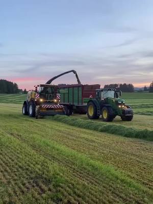 A post by @biogasanlage_kees on TikTok caption: Wer hat bock auf den ersten Schnitt?🔥🔥                                              #fend #johndeere #biogasanlage 