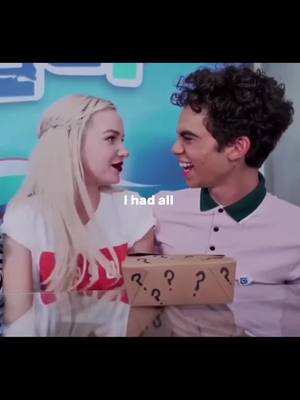 A post by @lara_2805 on TikTok caption: the night we met  #cameronboyce #dovecameron #soulmates #BestFriends #missyou #rip #angel #memories 