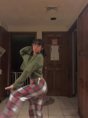 A post by @kickeydee on TikTok caption: you can keep that🤪 #fyp #foryou #keepdat #dance #icandy #dancing