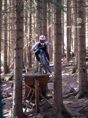 A post by @lennywall on TikTok caption: 😍💨#raceparkschulenberg #rideyourbikeallday 