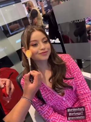 A post by @karolswaves on TikTok caption: tan linda💗 #parati #foryou #karolsevilla 