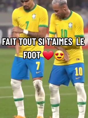 A post by @autre.football on TikTok caption: #faite #moi #percer #pourtoii #fyp #foryou #foryoupage #video #viral #foot #abonnetoi #stp #🥺🥺🥺🥺 #🥺🥺🥺🥺 #🙏🙏🙏 #🙏🙏🙏 